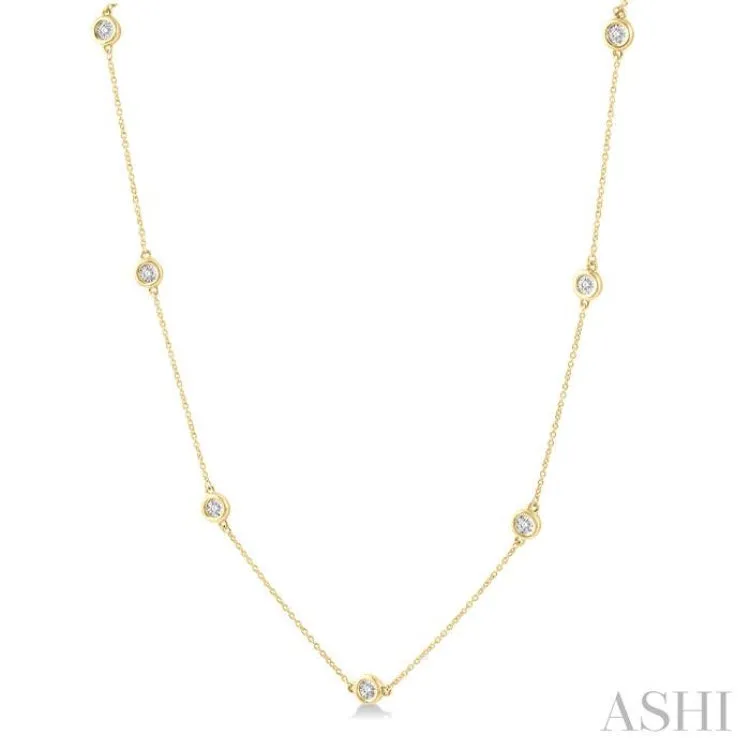 1/10 ctw Round Cut Diamond Station Necklace in 10K Yellow Gold