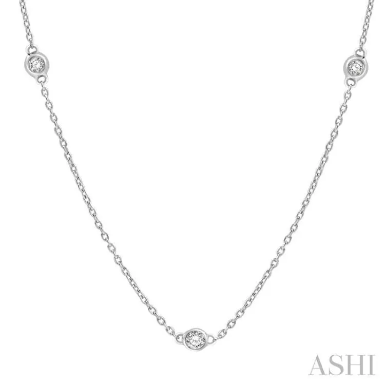 1/4 Ctw Round Cut Diamond Fashion Necklace in 14K White Gold