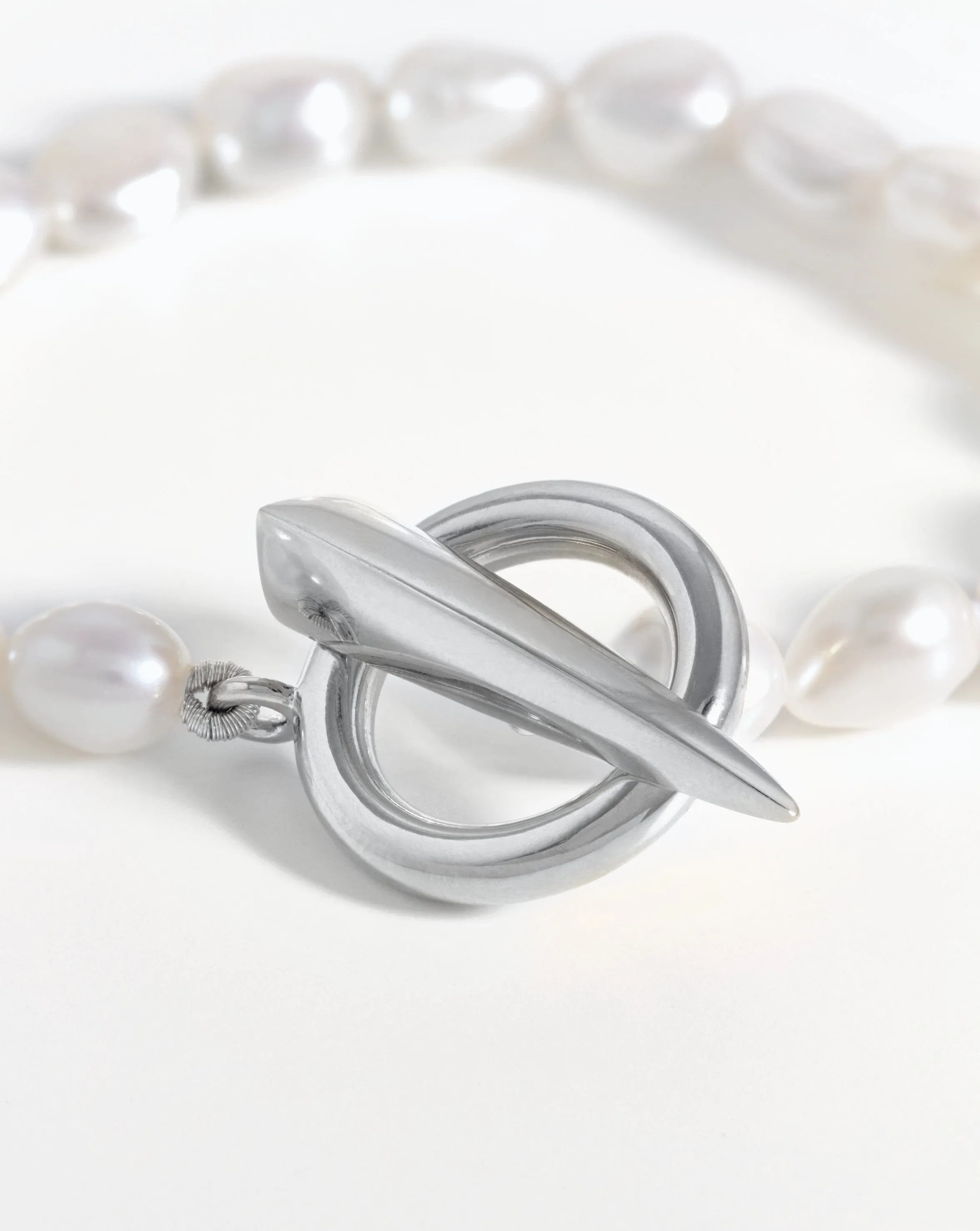 Baroque Pearl Claw T-Bar Bracelet | Sterling Silver/Pearl