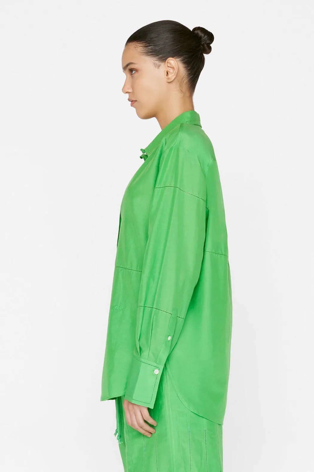 Frame - The Oversized Linear Lace Shirt in Bright Peridot